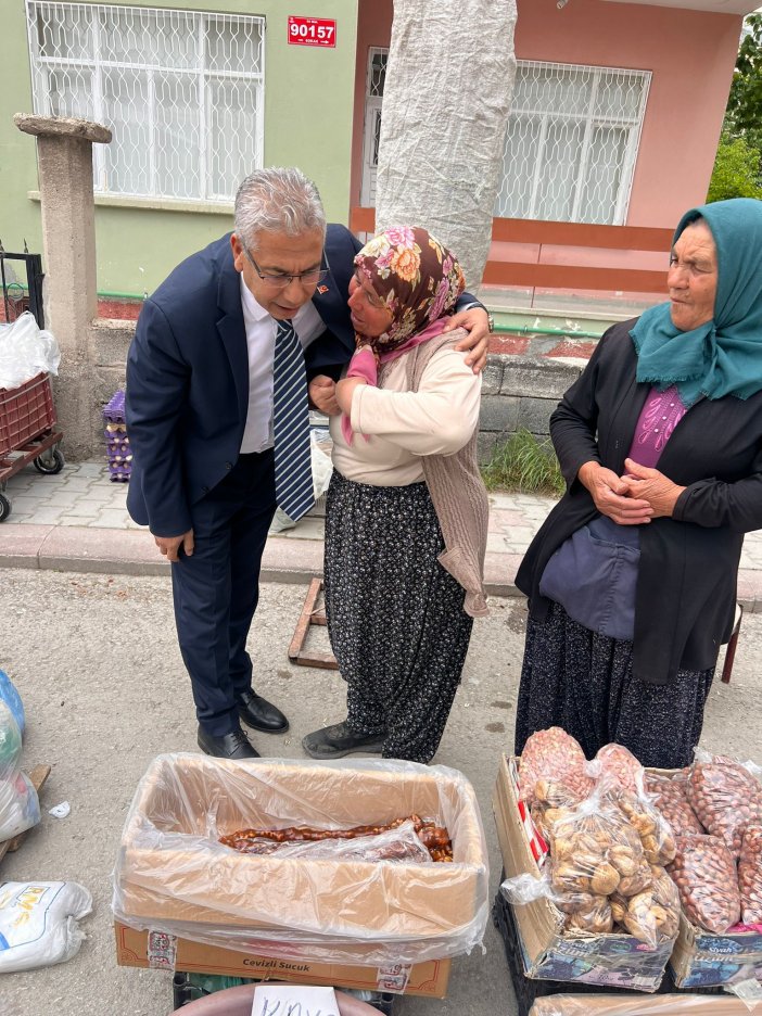 baskan-akpinar-pazar-esnafini-ziyaret-etti.jpg