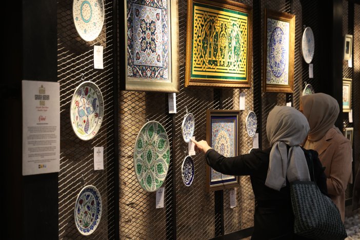 komekin-sanatla-yazilan-miras-geleneksel-turk-islam-sanatlari-sergisi-acildi-002.jpg