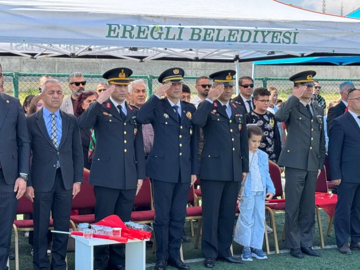 ereglide-19-mayis-genclik-ve-spor-bayrami-coskuyla-kutlandi-003.jpg