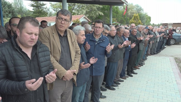 recep-konukun-oglu-fatih-konuk-dualarla-topraga-verildi-007.jpeg