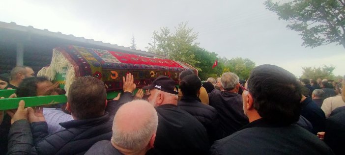 recep-konukun-oglu-fatih-konuk-dualarla-topraga-verildi.jpg