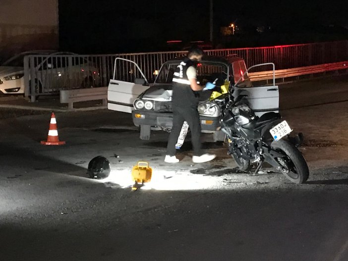 ereglide-otomobille-carpisan-motosikletin-surucusu-agir-yaralandi-007.jpeg