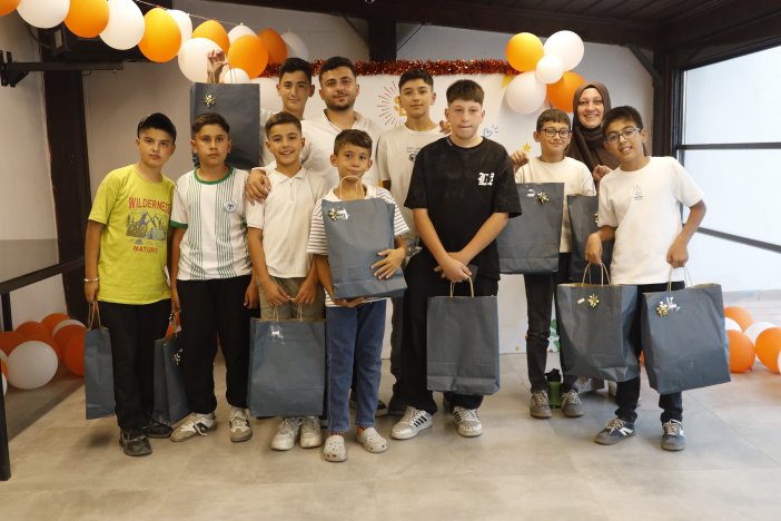 sen-degerlisin-derneginden-yetim-ve-muhtac-cocuklar-icin-unutulmaz-yaz-kursu-002.jpg