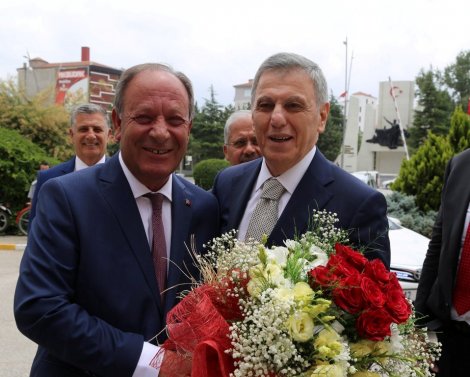 21.06.2019-baskan-oprukcuya-anlamli-ziyaret-1.jpg 21.06.2019-baskan-oprukcuya-anlamli-ziyaret-1.jpg