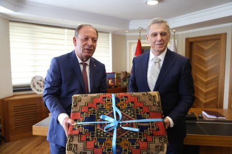 21.06.2019-baskan-oprukcuya-anlamli-ziyaret-4.jpeg 21.06.2019-baskan-oprukcuya-anlamli-ziyaret-4.jpeg