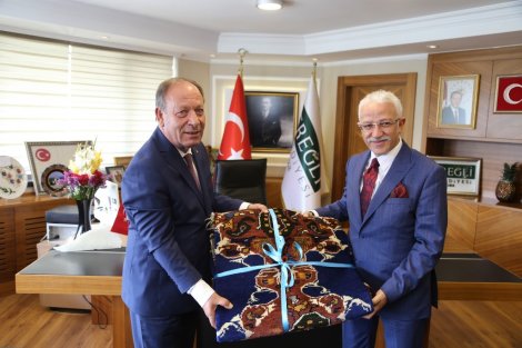 21.06.2019-baskan-oprukcuya-anlamli-ziyaret-5.jpeg 21.06.2019-baskan-oprukcuya-anlamli-ziyaret-5.jpeg