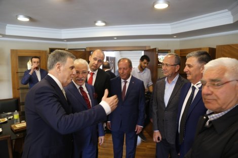 21.06.2019-baskan-oprukcuya-anlamli-ziyaret-6.jpeg 21.06.2019-baskan-oprukcuya-anlamli-ziyaret-6.jpeg