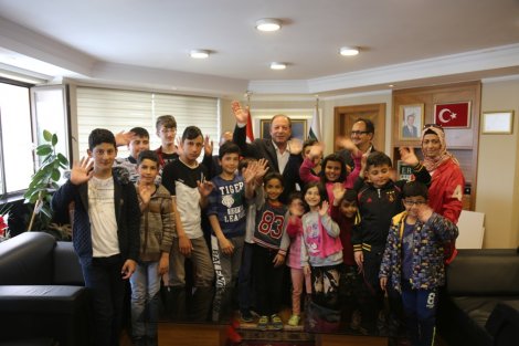 27.04.2019-cocuklarin-istegine-baskan-oprukcu’dan-aninda-yanit-1-001.jpg 27.04.2019-cocuklarin-istegine-baskan-oprukcu’dan-aninda-yanit-1-001.jpg