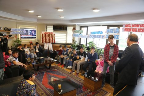 27.04.2019-cocuklarin-istegine-baskan-oprukcu’dan-aninda-yanit-8.jpg 27.04.2019-cocuklarin-istegine-baskan-oprukcu’dan-aninda-yanit-8.jpg