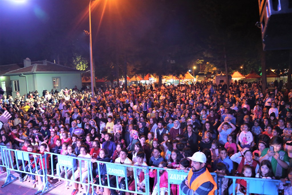 27.05.2019-cocuklar-eglenceye-doydu-2.jpg 27.05.2019-cocuklar-eglenceye-doydu-2.jpg