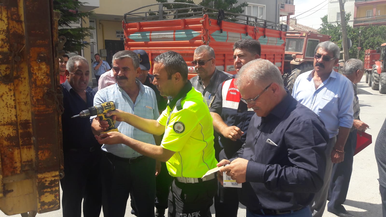 402e419e-ad40-44b3-bd60-3ea42df0f62b.jpg 402e419e-ad40-44b3-bd60-3ea42df0f62b.jpg