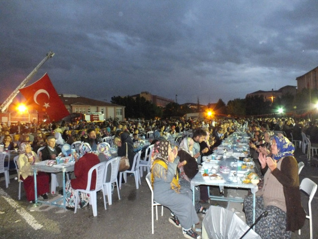 ayrancililar-iftarda-bulustu-10884919_o.jpg