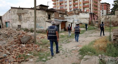 emniyetten-metruk-bina-operasyonu--201708111526-001.jpg