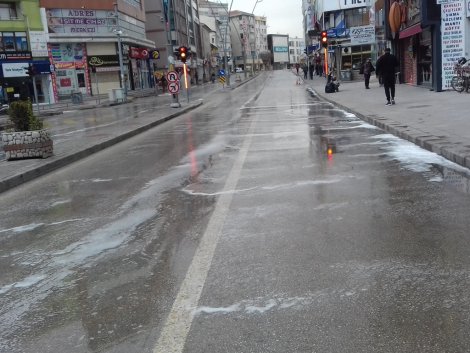 eregli-belediyesi-tarafindan-cadde-ve-sokaklar-dezenfekte-ediliyor.jpg