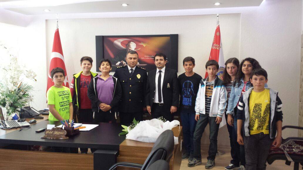 ogrencilerden--emniyet--mudurune--ziyaret.jpg