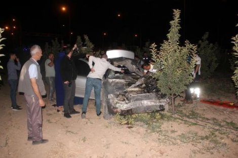 otomobil-kamyonete-carpti-4-yarali-12447312_o.jpg otomobil-kamyonete-carpti-4-yarali-12447312_o.jpg