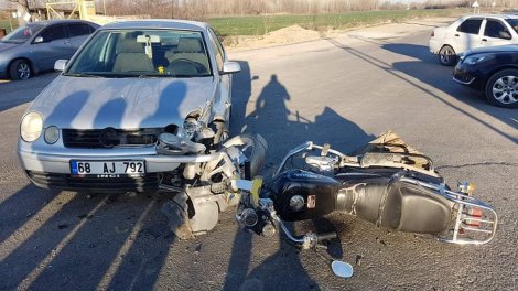 otomobil-motosikletle-carpisti;-2-yarali.jpg otomobil-motosikletle-carpisti;-2-yarali.jpg