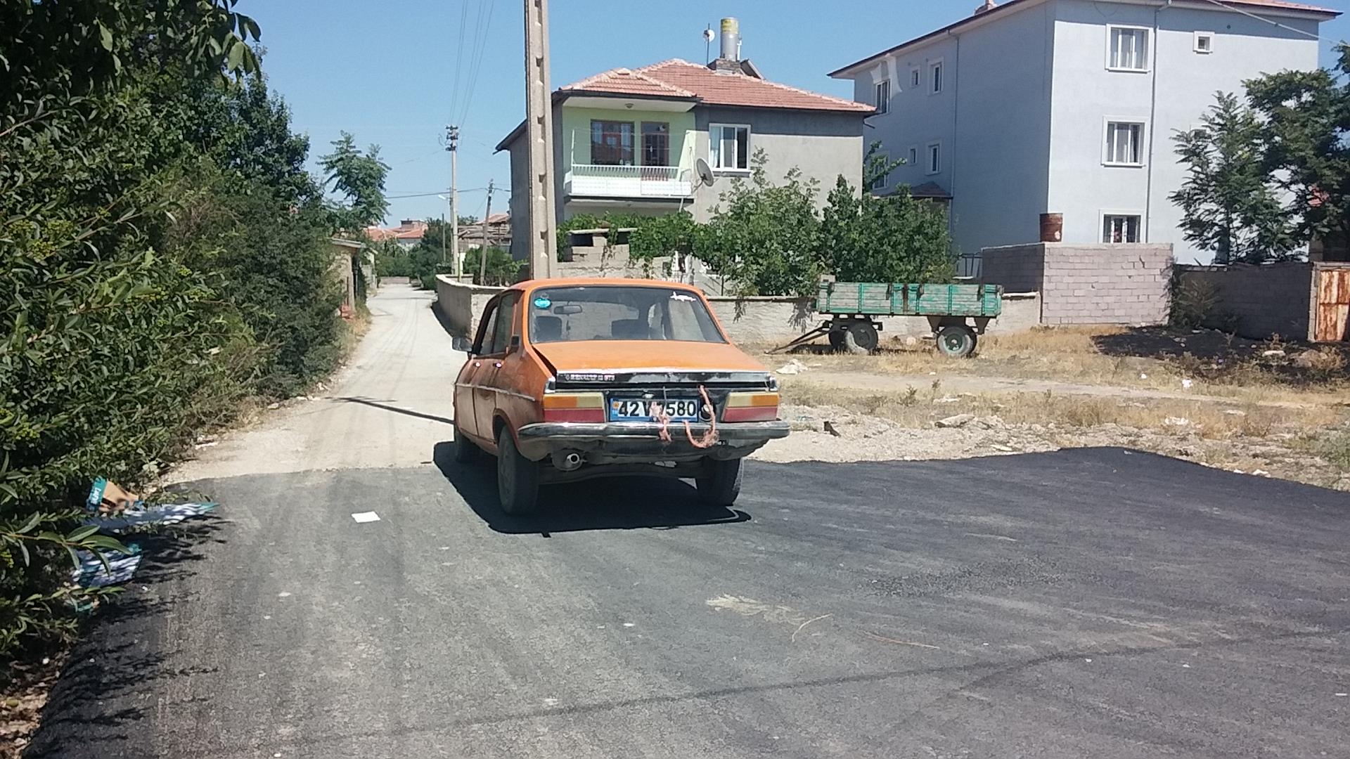 otomobilyol-ortasinda-kalan-direge-carpti-;-2-yarali--4.jpg otomobilyol-ortasinda-kalan-direge-carpti-;-2-yarali--4.jpg