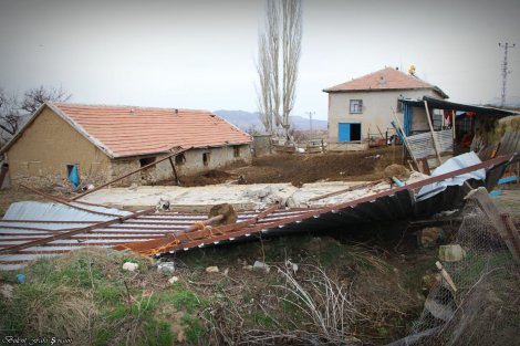 ruzgar-magduru-vatandaslar-yerinde-tespit-ediliyor-004.jpg ruzgar-magduru-vatandaslar-yerinde-tespit-ediliyor-004.jpg